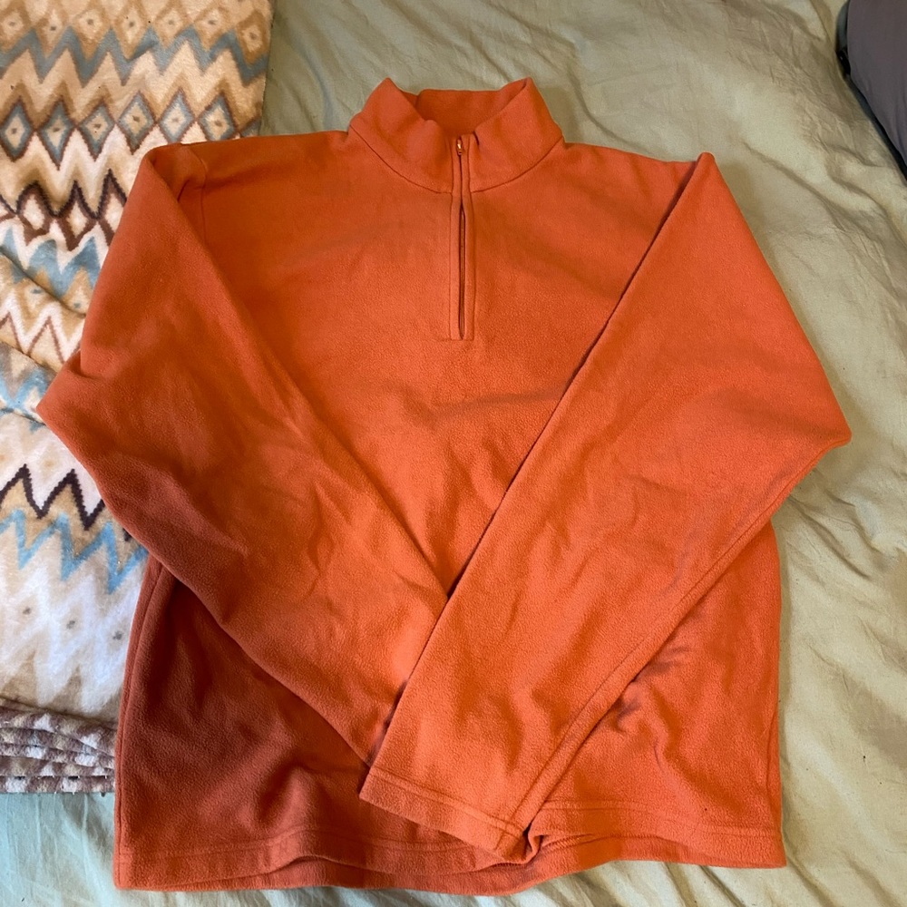 Pullover sweater